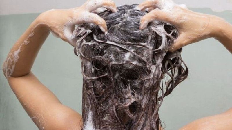 Bảo vệ tóc sau khi đi bơi