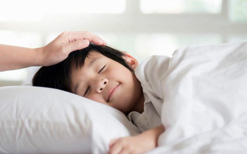 Việc cho bé sử dụng siro giúp ngủ ngon không được các chuyên gia khuyến khích
